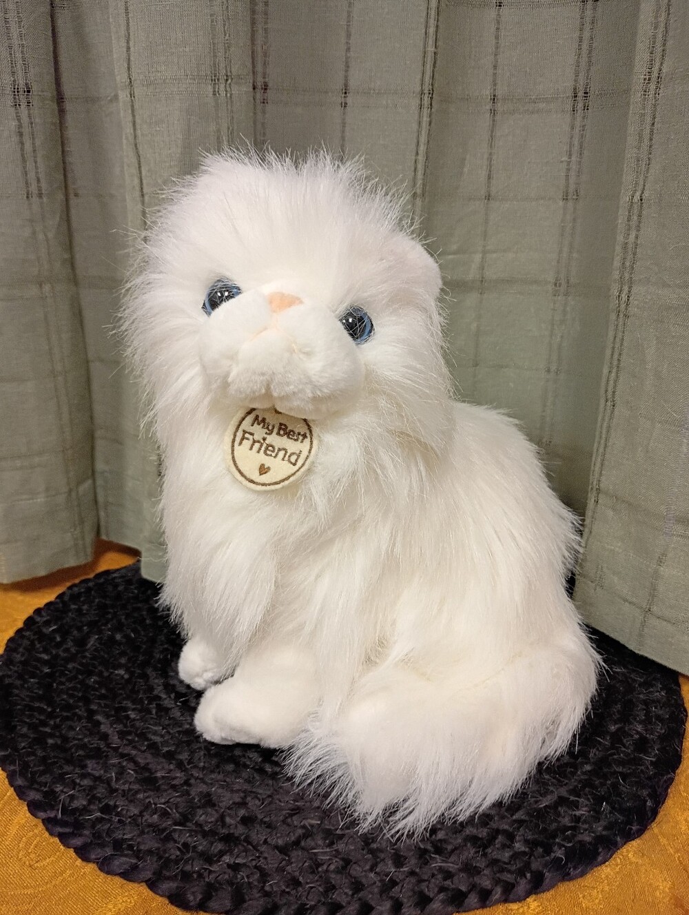 Hallmark My Best Friend Fluffy White Cat Stuffed Animal Size 10"